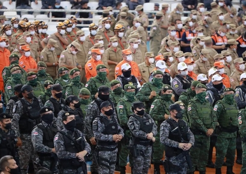 Bombeiros e policiais dos Amazonas receberão abono e promoção, anuncia governador