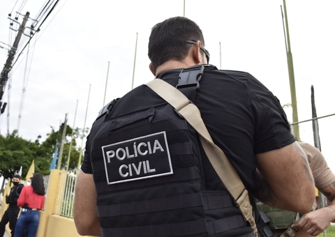 Irmãos são presos suspeitos de esfaquear homem por vingança no Amazonas