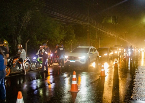 Mais de 100 motoristas são flagrados dirigindo bêbados no fim de semana no Amazonas