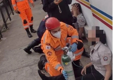 Estudantes passam mal após serem atingidos com gás lacrimogêneo e spray de pimenta