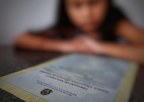 Lei de Roberto Cidade garante gratuidade no reconhecimento de paternidade