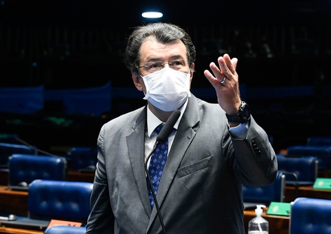 PL de Eduardo Braga sobre aposentadoria especial para profissionais de saúde será debatido no Senado