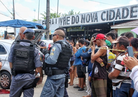 Homem é executado a tiros em estacionamento de feira em Manaus