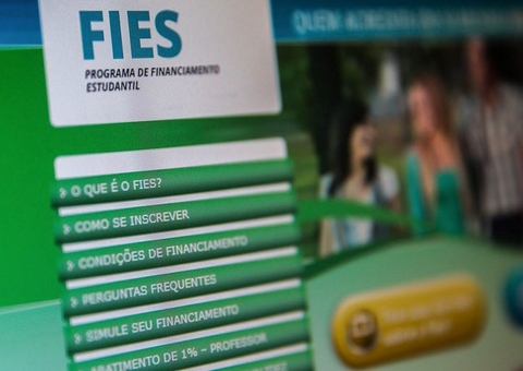 Com veto, Bolsonaro sanciona lei que reduz em até 99% dívidas do Fies