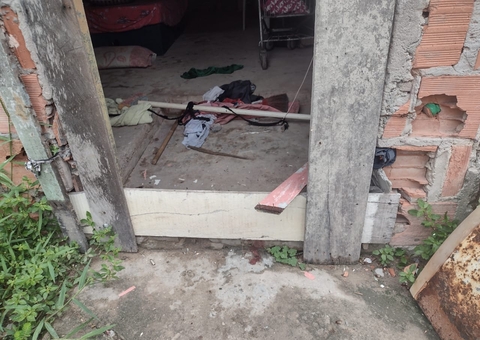 Após ser torturado, homem desaparece e vizinhos encontram casa cheia de sangue em Manaus; vídeos