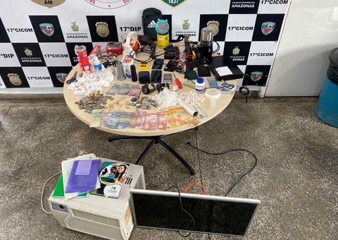 Polícia estoura ponto de tráfico e prende trio em quitinete em Manaus