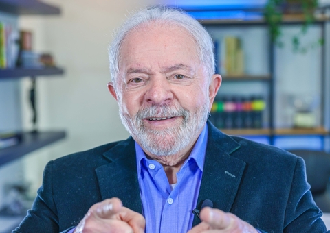 Lula parabeniza Caprichoso e Garantido pelas apresentações no Festival de Parintins