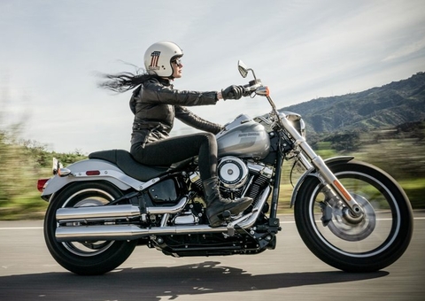 Em 10 anos, mulheres habilitadas em motocicletas cresce mais de 83% no país