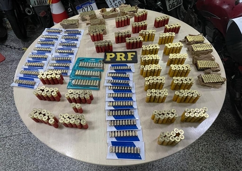 Mais de mil munições são apreendidas em carro por aplicativo na BR-174