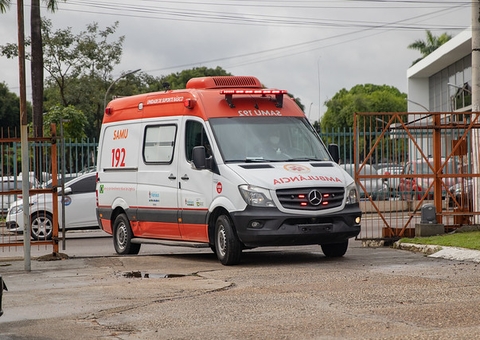 Bebê de um ano morre afogado dentro de balde com água 
