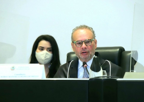 TCE suspende aluguel de ônibus escolar pela Semed em Manaus