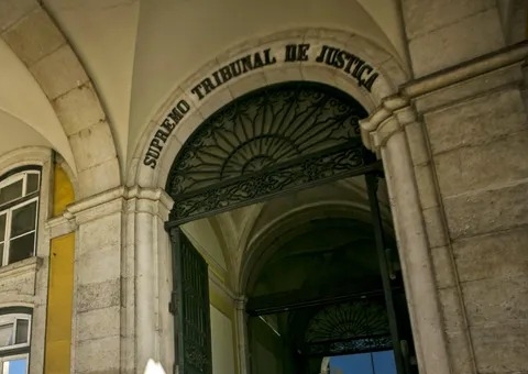 Assaltante é indenizado em R$ 163 mil após ser atropelado por vítima