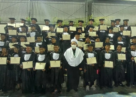 Indígenas são graduados pela Ufam e se tornam professores de língua nativa no Amazonas