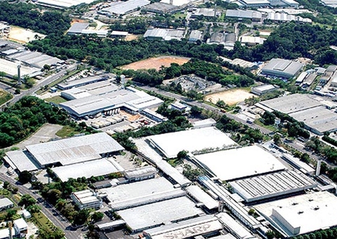 Criminosos amarram vigilantes de empresa no Distrito e roubam armas em Manaus