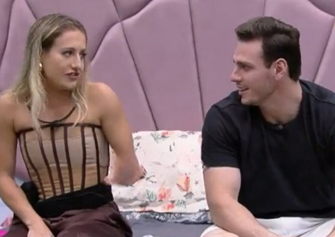 BBB 23: Bruna reclama de pentelhos no banheiro e Gustavo revela virilha lisinha; veja vídeo