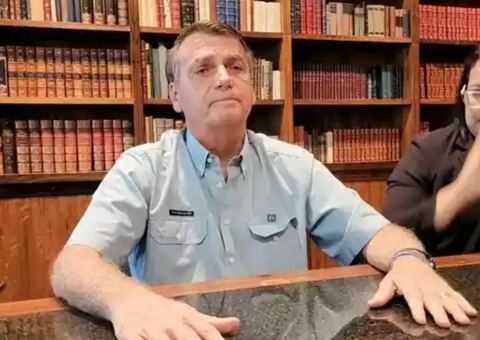 Bolsonaro se manifesta sobre atos no DF, diz ser contra vandalismo e repudia acusações de Lula