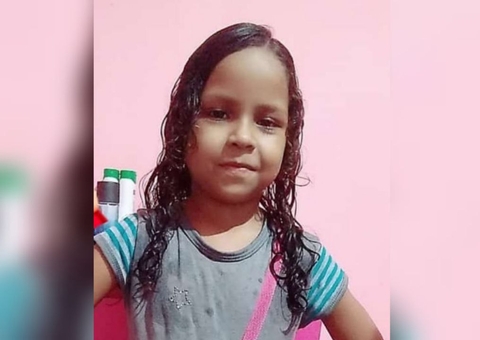 Menina de 7 anos desaparece durante passeio na Ponta Negra, em Manaus