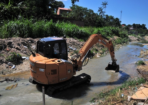 Força-tarefa é realizada para minimizar danos causados por alagamentos em Manaus