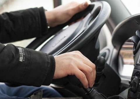 Empresas de Manaus têm 17 vagas abertas para motoristas