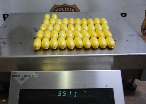 PF prende brasileiros que tentavam viajar com drogas no estômago