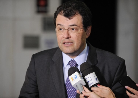 Eduardo Braga parabeniza a imprensa profissional pelo Dia do Repórter