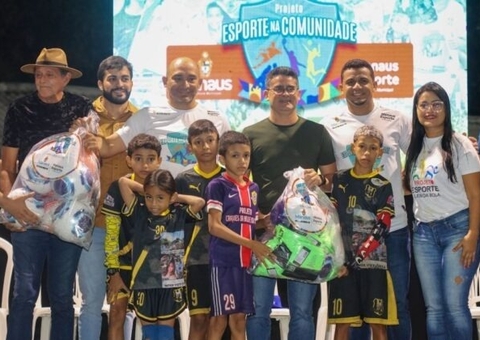 Projetos na zona Norte e Leste recebem kits esportivos em Manaus
