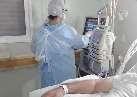 Mulher flagra amante ao tentar visitar marido com covid-19 em hospital