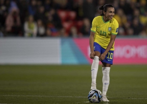Sinclair admite adeus da Copa do Mundo e abre espaço para recorde de Marta