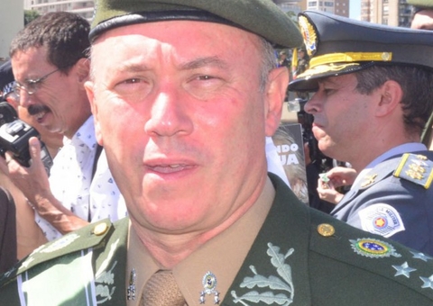 Pai de Mauro Cid deve depor na PF sobre caso de joias sauditas 