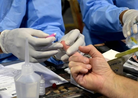 Fiocruz testa pessoas para saber se cepa britânica se espalhou no Amazonas