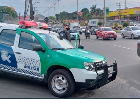 Polícia recupera três veículos roubados em Manaus