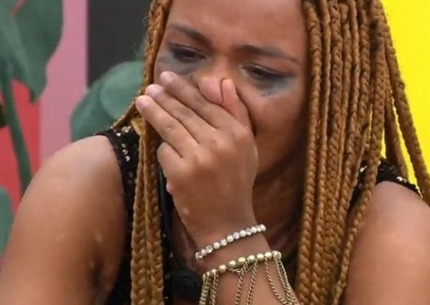 Natália chora e ameaça desistir do BBB22 após flagrar beijo de Eslo e Lucas; vídeo