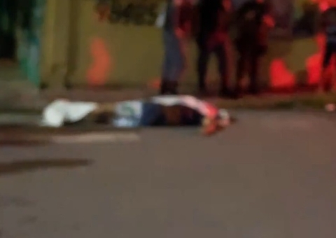 Jovem é morto a tiros em esquina da Compensa em Manaus