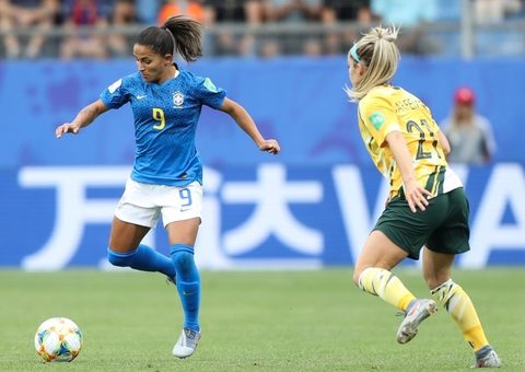 Brasil e Austrália se enfrentam em amistoso em Sidney; Bola rola agora