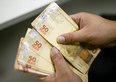 Salário mínimo pode aumentar R$ 55 e chegar a R$ 1.155,55 em 2022
