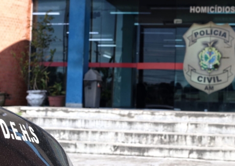 Homem é executado com seis tiros e namorada é baleada no Centro de Manaus