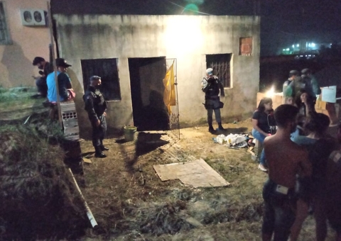 Homem é arrastado para casa abandonada e morto a tiros em Manaus