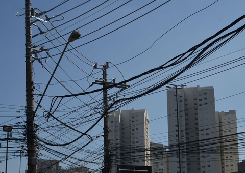 Aneel suspende corte de energia elétrica para 12 milhões de pessoas