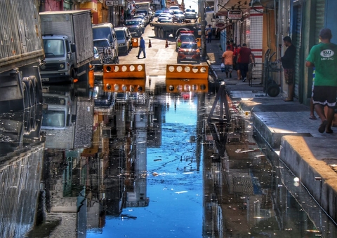 Nível do rio Negro deve começar a baixar após atingir marca histórica de 2012