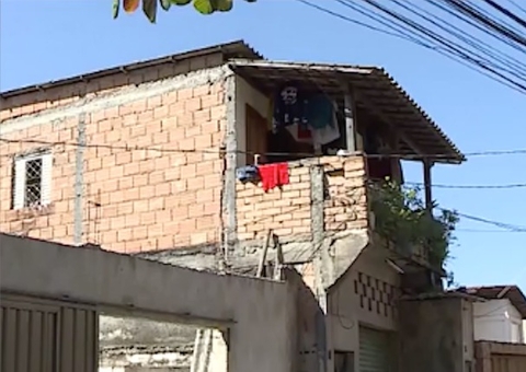 Criança pula do segundo andar para escapar de incêndio