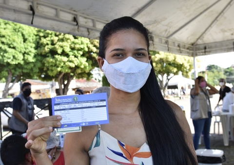 Bares e restaurantes passam a exigir carteira de vacinação de clientes no Amazonas