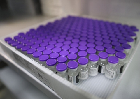 Quase 2 milhões de doses da Pfizer para crianças chegam no Brasil