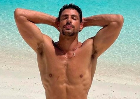 Cauã Reymond deixa seguidores babando em novos cliques nas Maldivas 