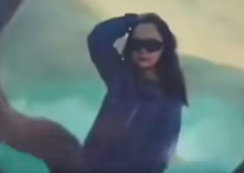 Turista morre após cair dentro de vulcão ao tirar foto na Indonésia