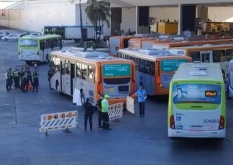 Mulher morre atropelada por ônibus em rodoviária