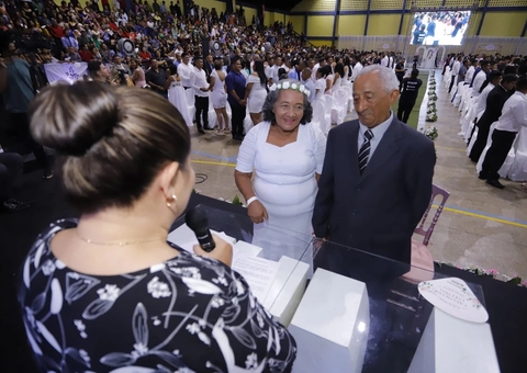 Casamento coletivo oficializa a união de 370 casais no Amazonas