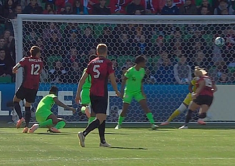 Canadá perde pênalti e empata com Nigéria em jogo equilibrado na Copa