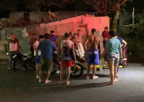 Colisão entre motos deixa uma pessoa gravemente ferida em Manaus