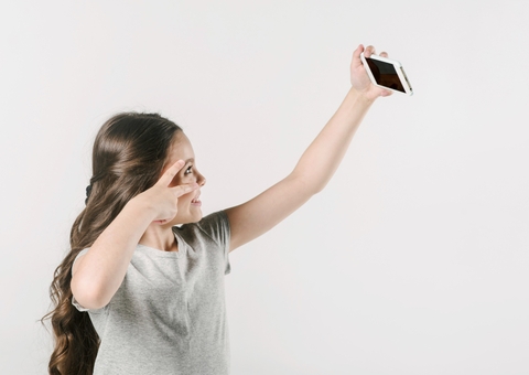 Justiça proíbe trabalho infantil no Instagram e Facebook sem aval judicial