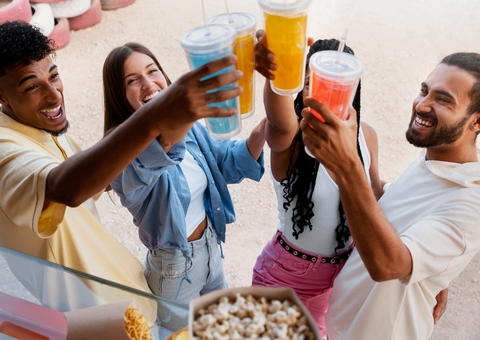 Combinação de energético e bebida alcoólica pode ser fatal; alerta especialista 